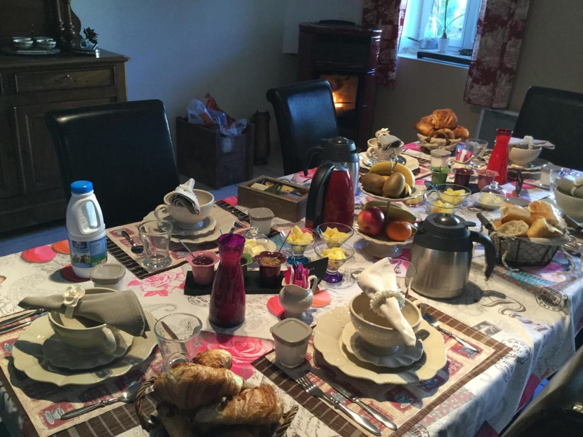 Chambres Et Roulotte De La Gentilhommiere Chazey-sur-Ain ภายนอก รูปภาพ