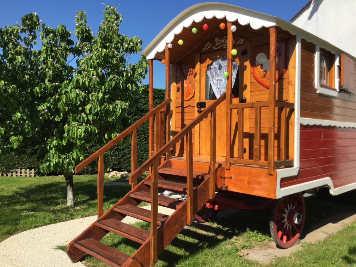 Chambres Et Roulotte De La Gentilhommiere Chazey-sur-Ain ภายนอก รูปภาพ